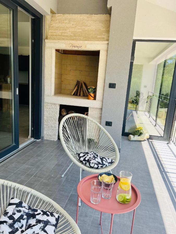 Vila Prisunca Jacuzzi & Swimming Pool パジン エクステリア 写真