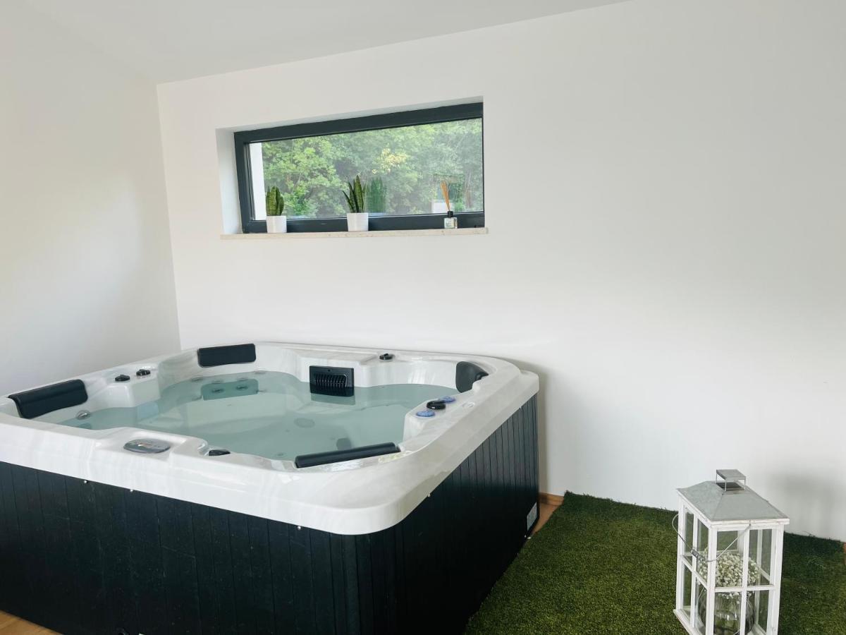 Vila Prisunca Jacuzzi & Swimming Pool パジン エクステリア 写真