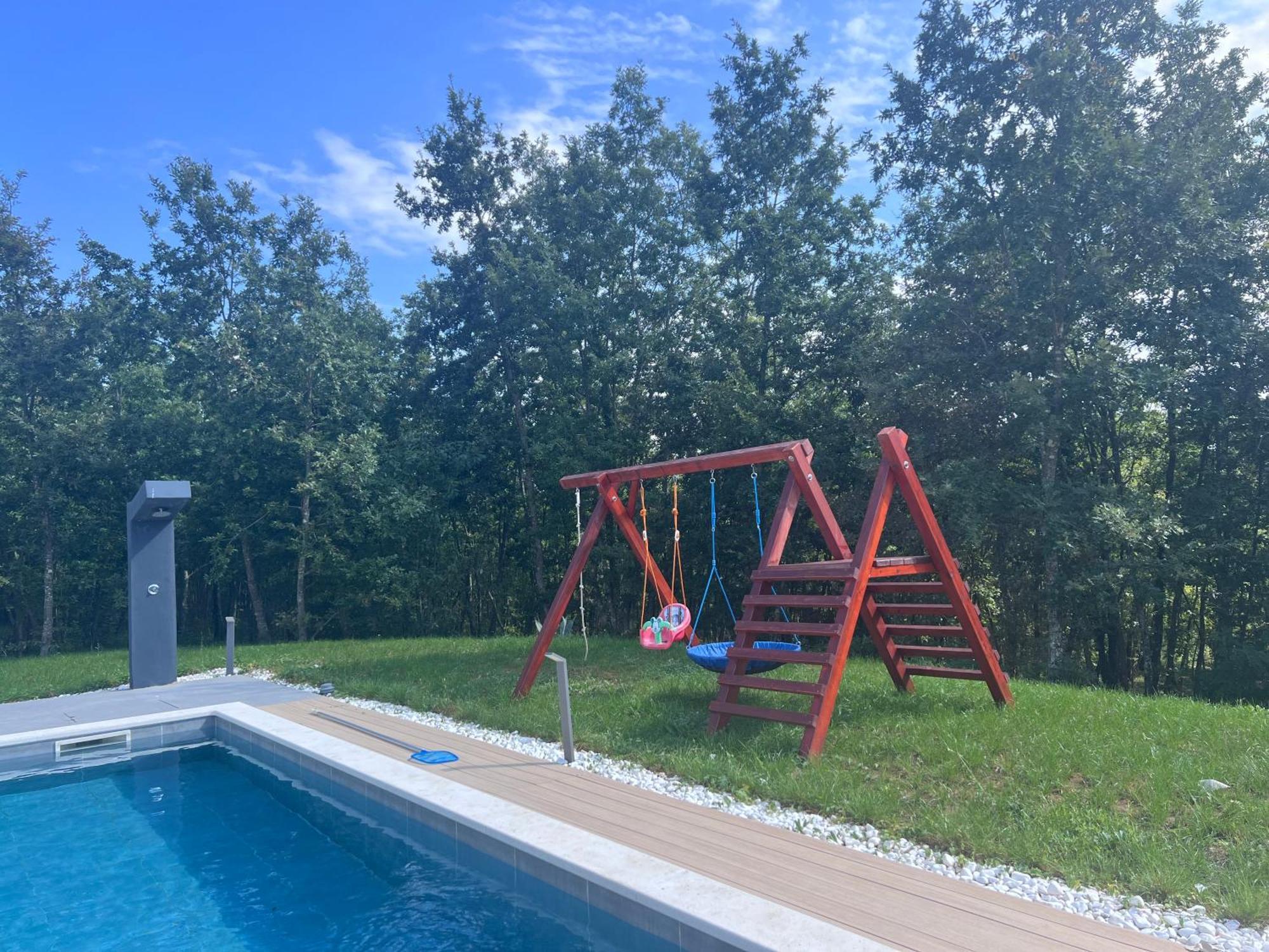 Vila Prisunca Jacuzzi & Swimming Pool パジン エクステリア 写真